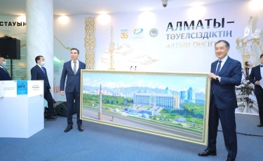 Б. Сағынтаев «Алматы – Тәуелсіздіктің алтын бесігі» көрмесін ашты