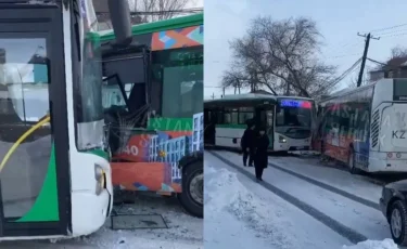 Нұр-Сұлтанда екі автобус соқтығысты: зардап шеккендер бар