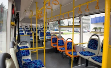 В автобусах Петропавловска за проезд платят дважды