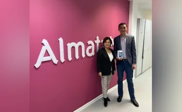 «Алматы» телеарнасы ұйымдастырған байқау жеңімпазына ұялы телефон табысталды 