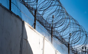 Әйел 29 жыл іздеген ұлын Шымкенттің түрмесінен тапты  