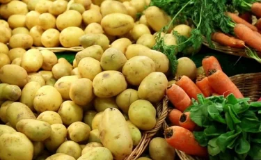 Цены на морковь и картофель снизились в Казахстане 