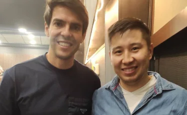 "Даже мечтать не мог": Казахстанец рассказал о встрече с Кака