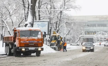 Алматының коммуналдық қызметі қаланы тазарту жұмыстарын бастады