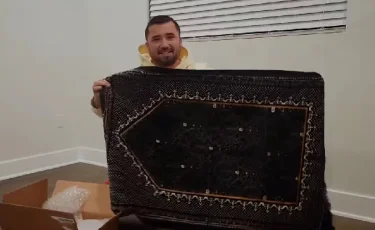 Қазақстандық журналист Мұхаммед Әлидің қызынан ерекше сыйлық алды