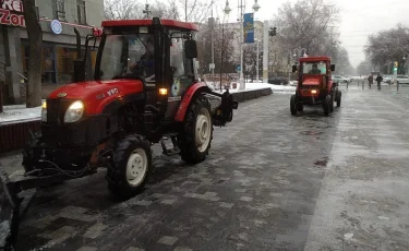 Алматыдан 2 720 текше метр қар сыртқа шығарылды