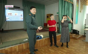 Что делать при землетрясении и пожаре, рассказали особенным детям специалисты ДЧС 