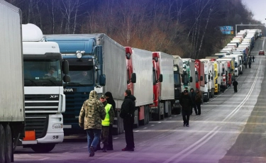 Как помогут казахстанским дальнобойщикам на Украине 