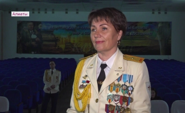 Қазақстандағы жалғыз әскери дирижер әйел: «30 жыл бойы осы қызметтемін»