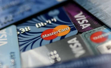 Visa мен Mastercard Ресейде жұмысын тоқтатады