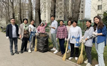 Алматыдағы «Орбита» ықшамауданында жалпықалалық сенбілік қалай өтіп жатыр - фоторепортаж