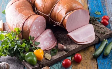 Есть ли польза от колбасы: что думают врачи