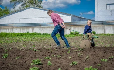 Дачный сезон: врач рассказал, как не повредить здоровье физическими нагрузками