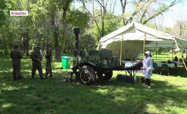 Әуезов ауданында Жеңіс күніне орай әскери дала асханасы құрылды