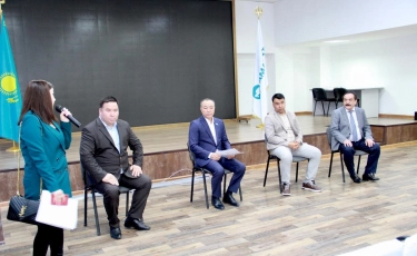 Қалалық штаб өкілдері дәрігерлерге референдумның маңызын түсіндірді