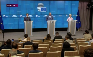 ЕО Украина мен Молдоваға ортақ қауымдастыққа кіруге мүше мемлекет мәртебесін берді