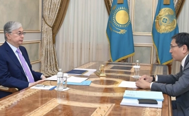Қасым-Жомарт Тоқаев Алматы қаласының әкімі Ерболат Досаевты қабылдады