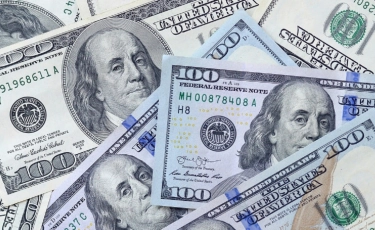 За сколько продают доллары в обменниках Алматы 24 августа