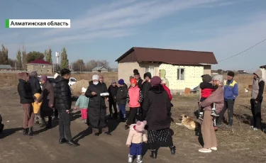 Жарық жоқ, жол батпақ:  Алматы облысының тұрғындары жарықты да үнемдеп қолдануға мәжбүр