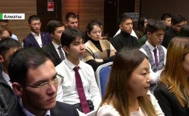 В Алматы впервые проходит республиканский IQ-батл