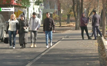 Алматының Алмалы ауданында көлік тұрағына айналған аумақ жүргіншілерге берілді