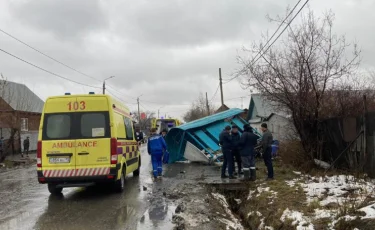 Петропавлда көлік аялдамаға соғылды, үш бала жансақтау бөлімінде жатыр