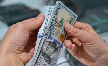 За сколько продают доллары в обменниках Алматы 21 ноября