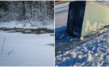 Две машины ушли под лед в Карагандинской области