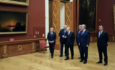 Қасым-Жомарт Тоқаев Санкт-Петербург қаласындағы Мемлекеттік орыс музейіне барды