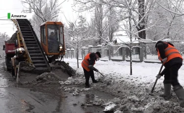 Природный коллапс: в горах Алматы  выпало около 60 сантиметров снега