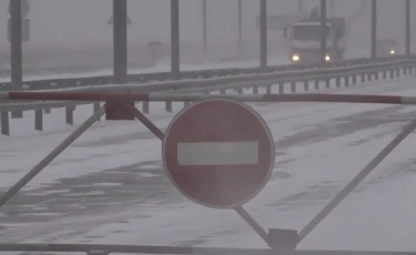 Қарлы боран, көктайғақ: елімізде 122 жол учаскесі жабылды
