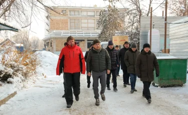 Алматы әкімі білім беру мен денсаулық сақтау саласындағы құрылысы ұзаққа созылған нысандармен танысты