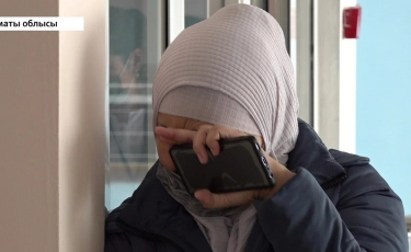 «Ауруханаға өз аяғымен барды»: Алматы облысының тұрғыны баласының ес-түссіз жатқанына дәрігерлерді кінәлап отыр