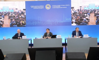 Алматы әкімі Бостандық ауданы тұрғындарымен кездесті