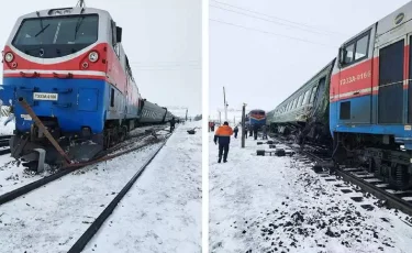 Локомотив столкнулся с пассажирским поездом в Актюбинской области