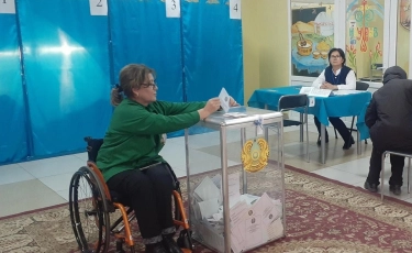 Кедергісіз сайлау: мүмкіндігі шектеулі алматылықтар үшін барлық жағдай жасалған