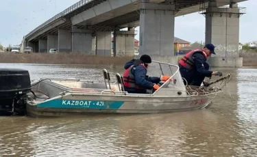 Оралда 1 ай бұрын көпірден секіріп кеткен қыздың денесі табылды