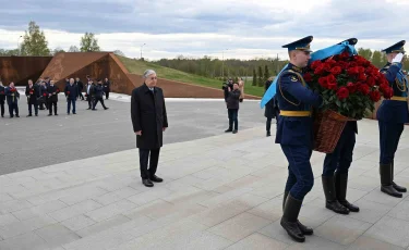 Касым-Жомарт Токаев посетил Ржевский мемориал Советскому солдату