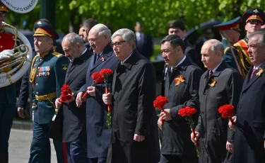 Қасым-Жомарт Тоқаев Жеңіс күніне арналған әскери парадқа барды