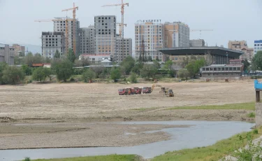 Алматыда өзен арнаcын механикалық тазарту жұмыстары жүріп жатыр