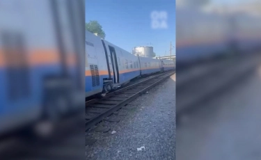Мегаполистің теміржол стансасының бірінде пойыз рельстен шығып кетті