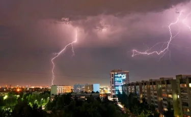 Бүгін еліміздің басым бөлігінде найзағай ойнап, жаңбыр жауады