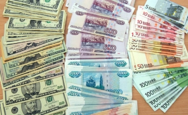 Курс доллара, евро и рубля в обменниках Алматы 14 сентября 2023