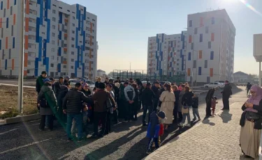 Алматыда көпбалалы отбасылар жаңа тұрғын үй кешенінен пәтер кілтін алды