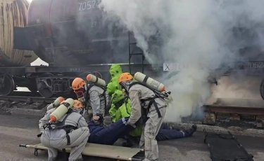Разлив серной кислоты: спасатели ДЧС провели в Алматы тактические учения