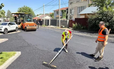 Сколько дорог и тротуаров отремонтировали в Медеуском районе в 2023 году