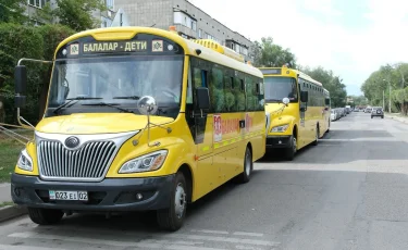 На треть с начала учебного года в Турксибском районе Алматы увеличат количество школьных автобусов