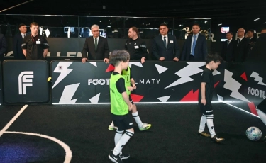 Глава государства посетил футбольный центр Footlab