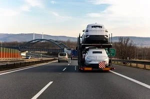 Аляқтар көлікті бөлшектеп сатып жіберуі мүмкін - сарапшы