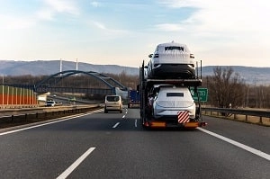 Аляқтар көлікті бөлшектеп сатып жіберуі мүмкін - сарапшы